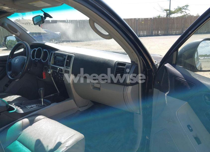 Photo 5 of 2005 Toyota 4runner SR5 V6 (VIN JTEBU14R858043999)