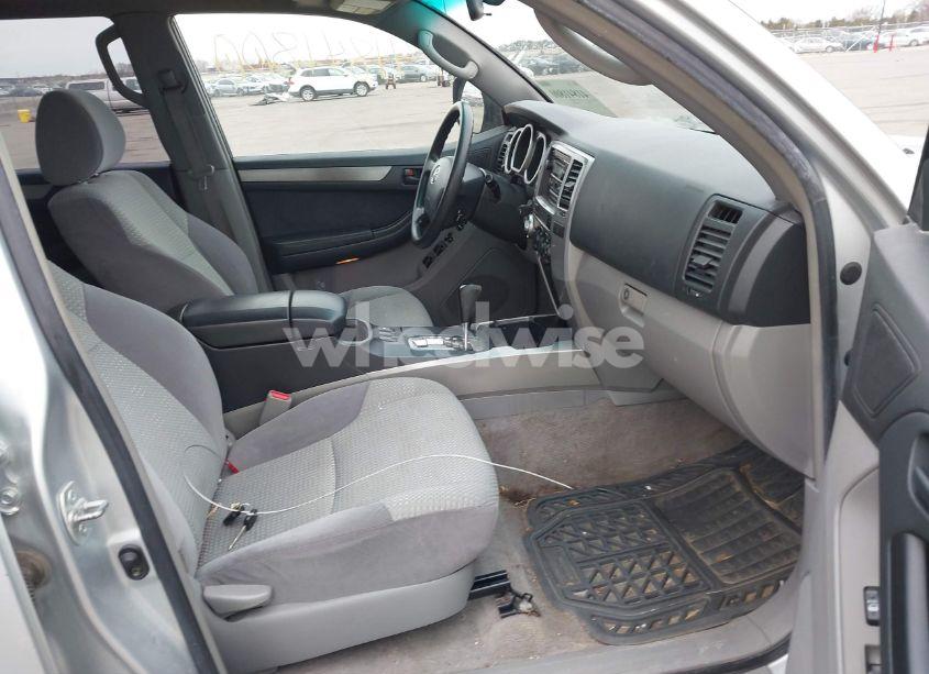 Photo 5 of 2005 Toyota 4runner SR5 V6 (VIN JTEBU14R858049270)