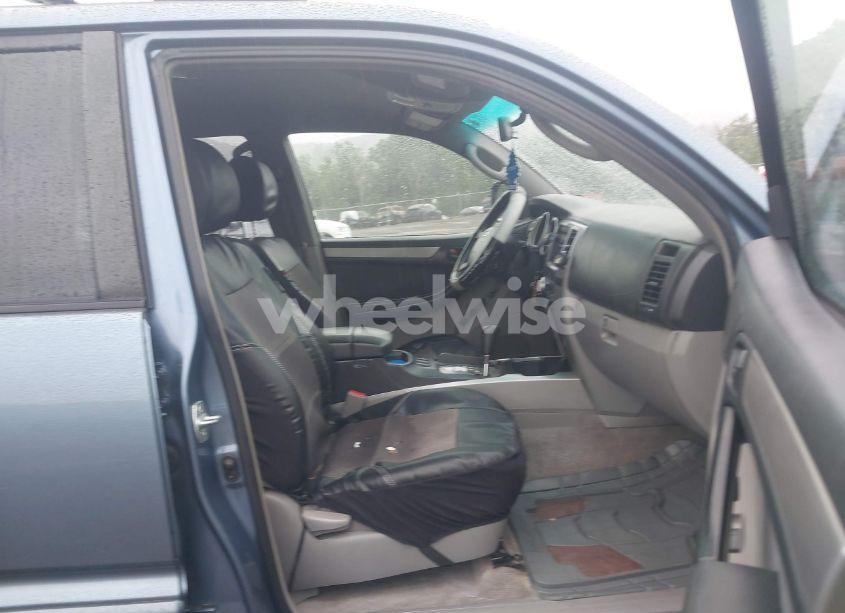 Photo 5 of 2003 Toyota 4runner SR5 V6 (VIN JTEBU14R930019660)