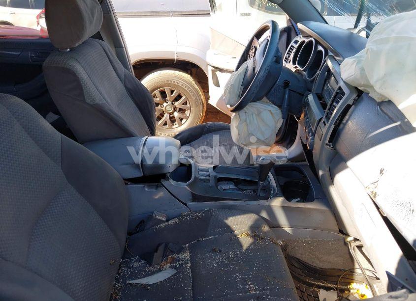 Photo 5 of 2004 Toyota 4runner SR5 V6 (VIN JTEBU14R940038386)