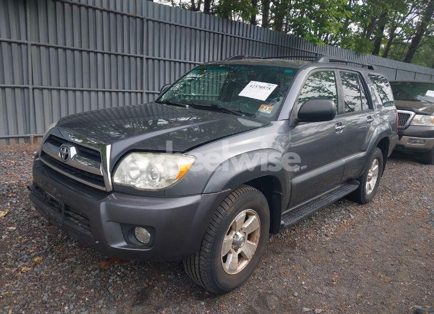 Photo 2 of 2006 Toyota 4runner SR5 V6 (VIN JTEBU14R960087249)