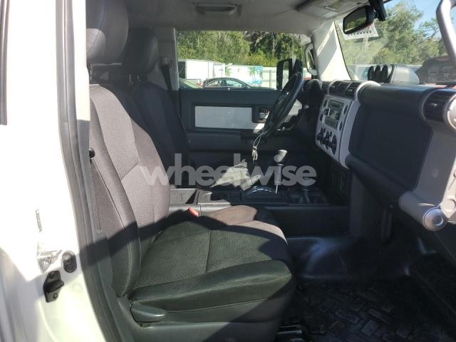 Photo 2 of 2014 TOYOTA FJ CRUISER (VIN JTEBU4BF2EK178117)