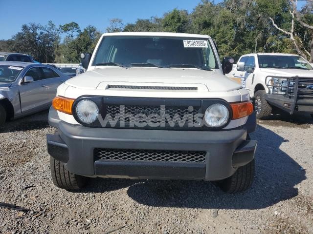 Photo 4 of 2014 TOYOTA FJ CRUISER (VIN JTEBU4BF2EK178117)