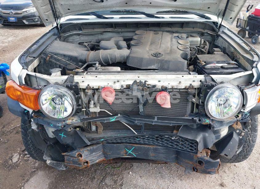 Photo 10 of 2011 Toyota Fj CRUISER (VIN JTEBU4BF5BK102225)