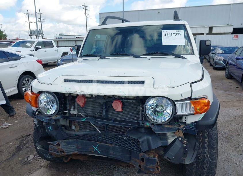 Photo 13 of 2011 Toyota Fj CRUISER (VIN JTEBU4BF5BK102225)