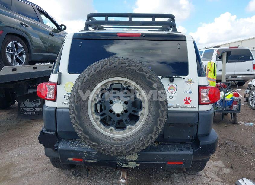 Photo 17 of 2011 Toyota Fj CRUISER (VIN JTEBU4BF5BK102225)
