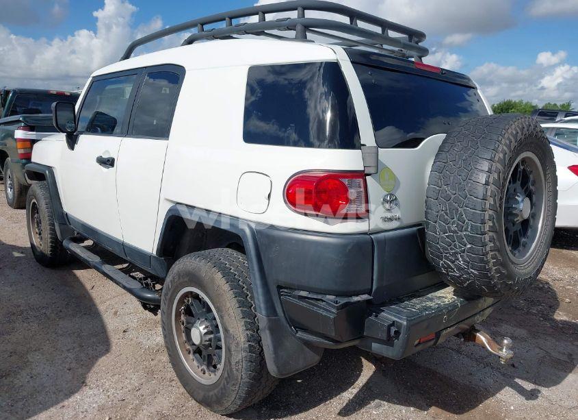 Photo 3 of 2011 Toyota Fj CRUISER (VIN JTEBU4BF5BK102225)
