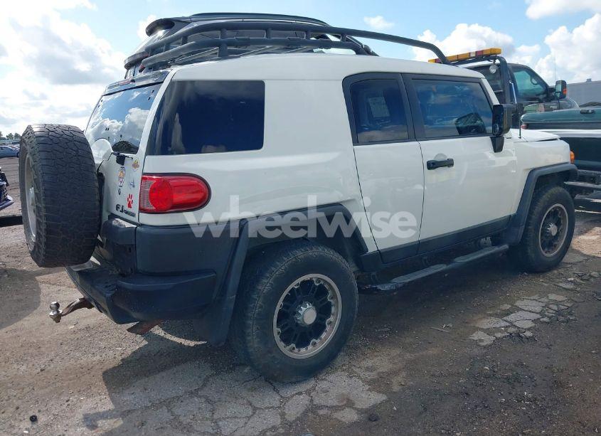 Photo 4 of 2011 Toyota Fj CRUISER (VIN JTEBU4BF5BK102225)