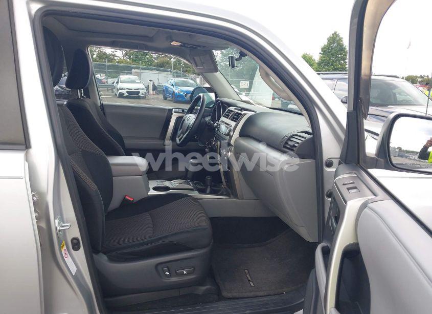 Photo 5 of 2010 Toyota 4runner SR5/LIMITED/TRAIL (VIN JTEBU5JR0A5030297)