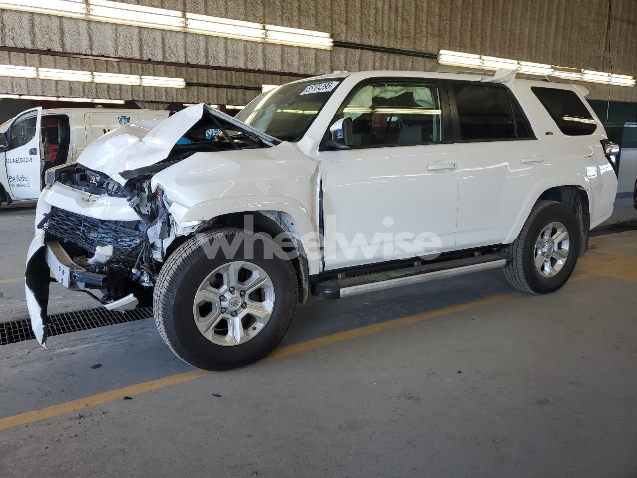 2015 TOYOTA 4RUNNER SR5/SR5 PREMIUM (VIN JTEBU5JR0F5267718) main photo