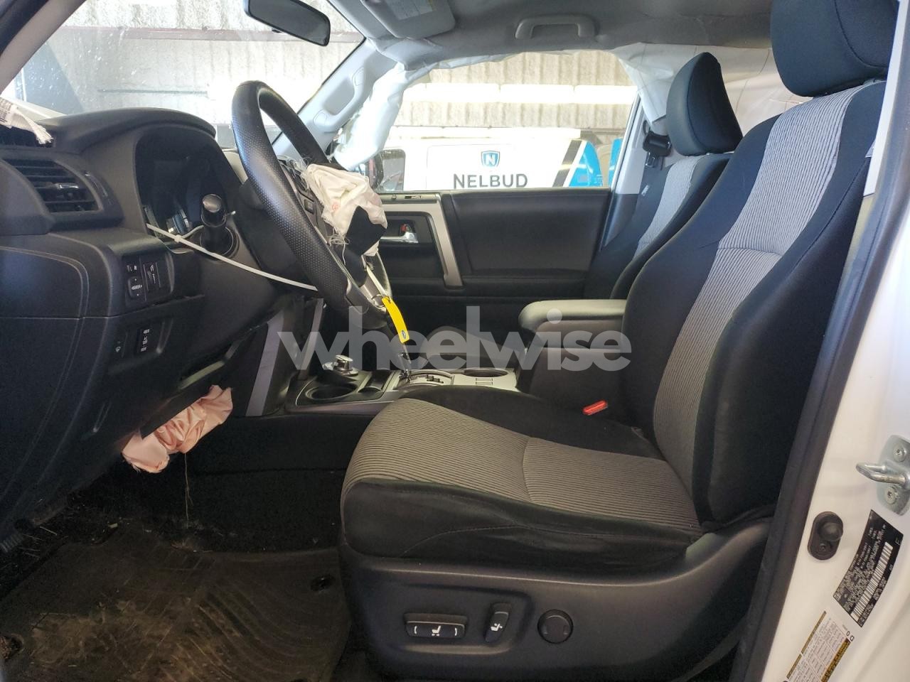 Photo 7 of 2015 TOYOTA 4RUNNER SR5/SR5 PREMIUM (VIN JTEBU5JR0F5267718)