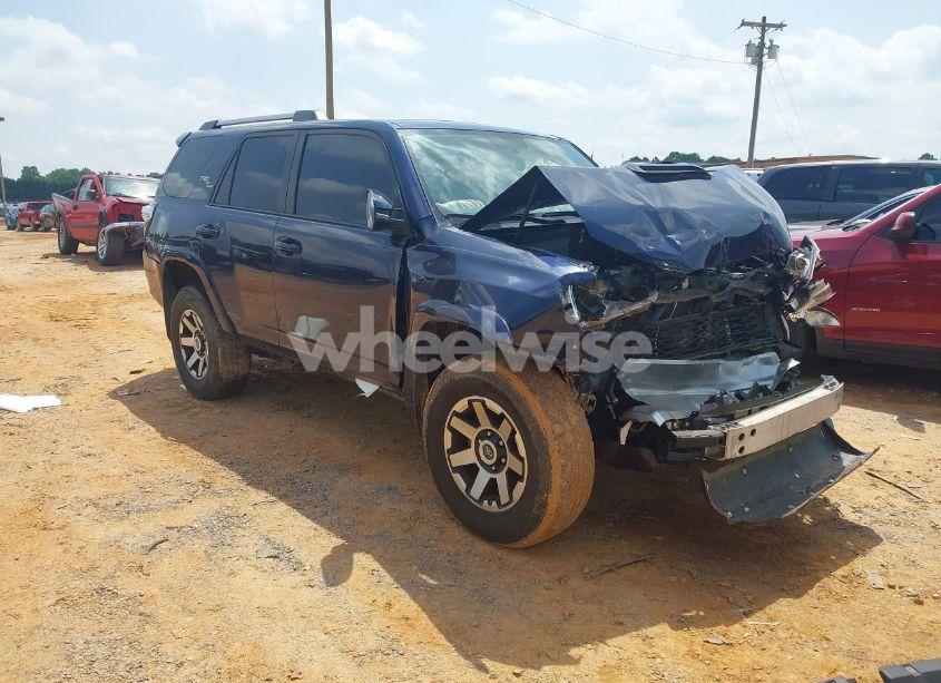 2017 Toyota 4runner TRD OFF ROAD PREMIUM (VIN JTEBU5JR0H5408659) main photo