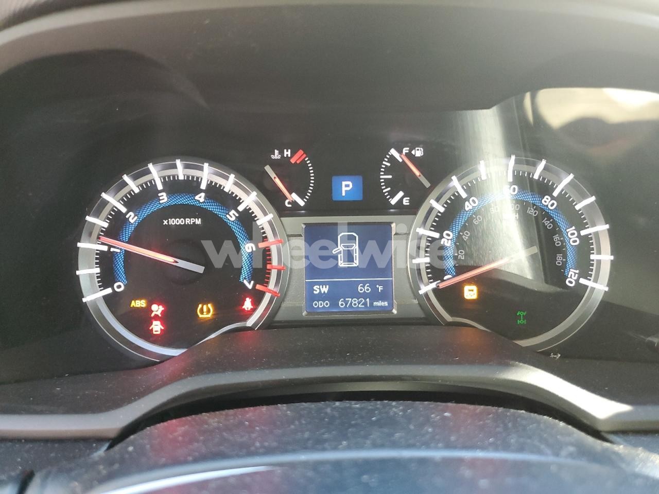 Photo 9 of 2018 TOYOTA 4RUNNER SR5/SR5 PREMIUM (VIN JTEBU5JR0J5513899)