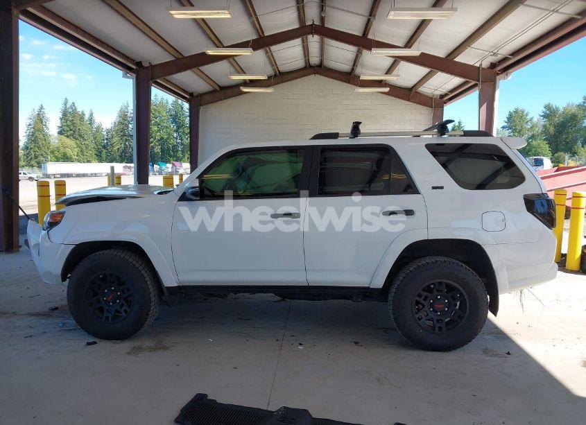 Photo 15 of 2019 Toyota 4runner SR5 PREMIUM (VIN JTEBU5JR0K5630450)