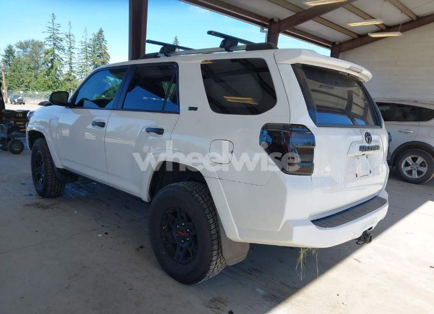 Photo 3 of 2019 Toyota 4runner SR5 PREMIUM (VIN JTEBU5JR0K5630450)