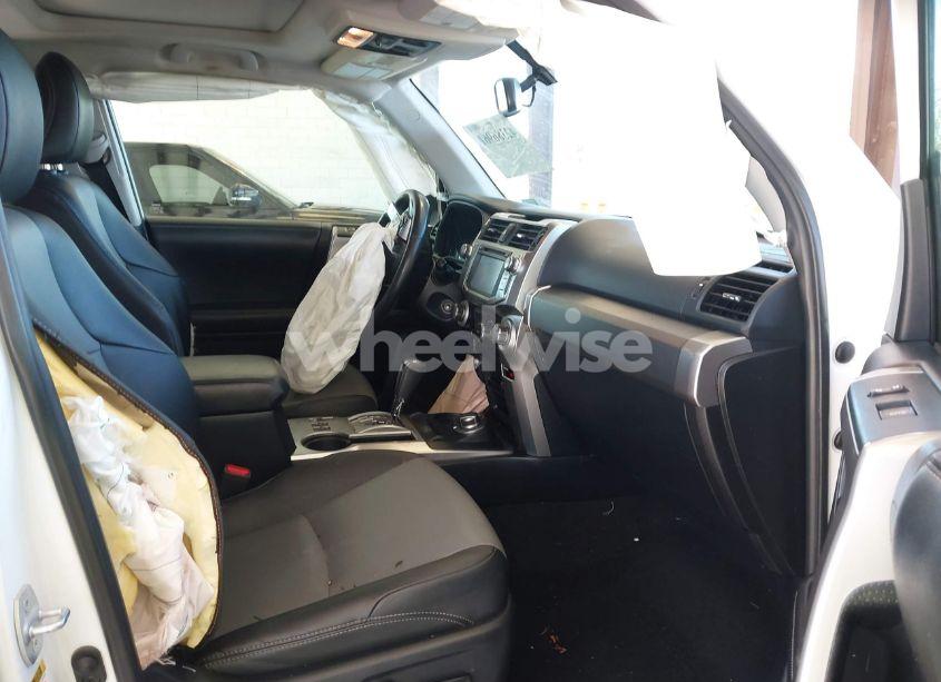 Photo 5 of 2019 Toyota 4runner SR5 PREMIUM (VIN JTEBU5JR0K5630450)