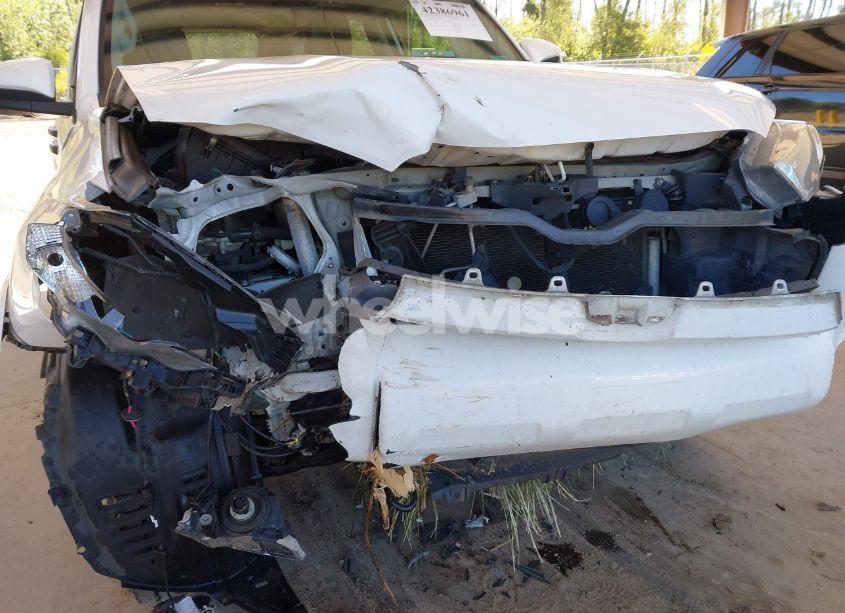 Photo 6 of 2019 Toyota 4runner SR5 PREMIUM (VIN JTEBU5JR0K5630450)