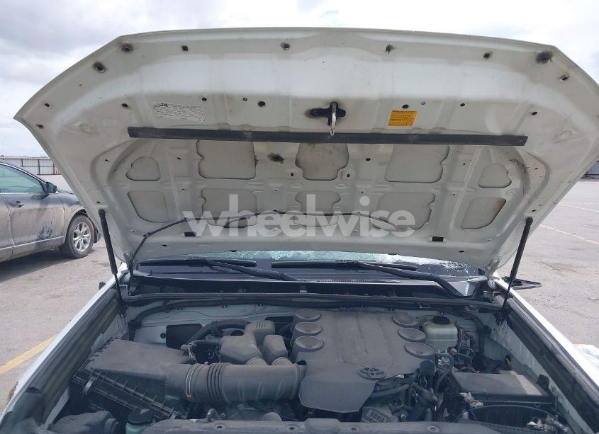 Photo 10 of 2013 Toyota 4runner SR5 (VIN JTEBU5JR1D5147214)