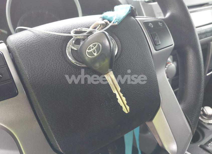 Photo 11 of 2013 Toyota 4runner SR5 (VIN JTEBU5JR1D5147214)