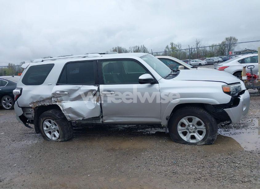 Photo 13 of 2016 Toyota 4runner SR5 PREM/LTDL/TRAIL/TRD (VIN JTEBU5JR1G5311288)