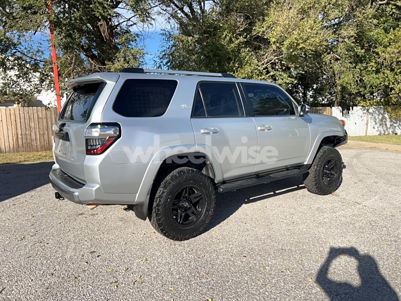 Photo 4 of 2017 TOYOTA 4RUNNER SR5/SR5 PREMIUM (VIN JTEBU5JR1H5435742)