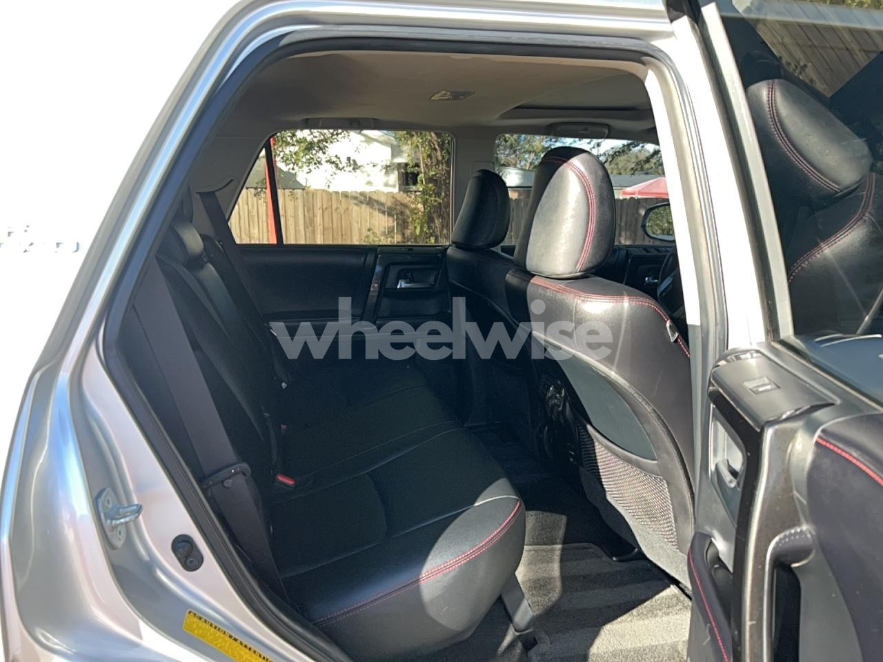 Photo 6 of 2017 TOYOTA 4RUNNER SR5/SR5 PREMIUM (VIN JTEBU5JR1H5435742)