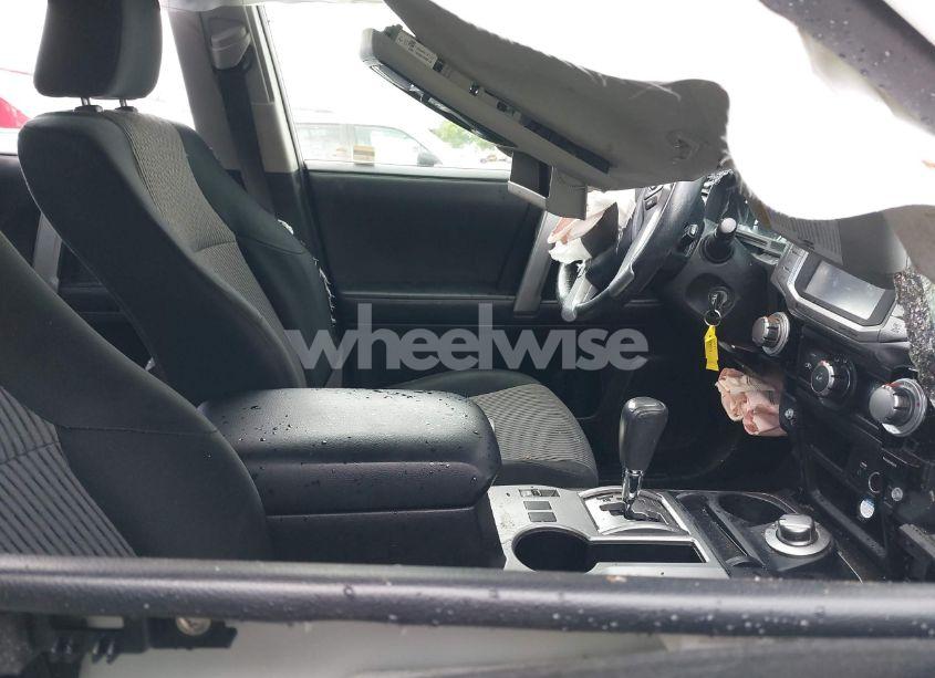 Photo 5 of 2018 Toyota 4runner LIMITED/SR5/SR5 PREMIUM/TRD OFF ROAD/TRD OFF ROAD PREMIUM/TRD PRO (VIN JTEBU5JR1J5535250)