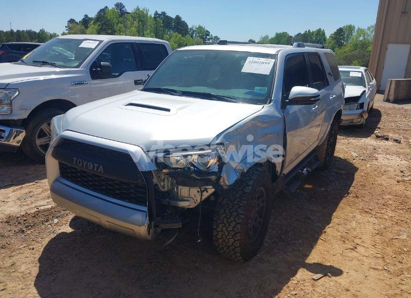 Photo 2 of 2018 Toyota 4runner TRD OFF ROAD PREMIUM (VIN JTEBU5JR1J5557832)