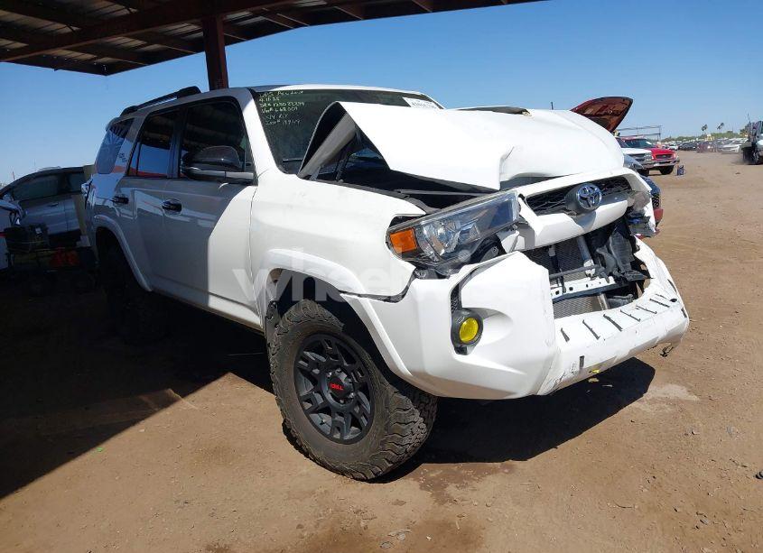 2019 Toyota 4runner TRD OFF ROAD PREMIUM (VIN JTEBU5JR1K5668009) main photo