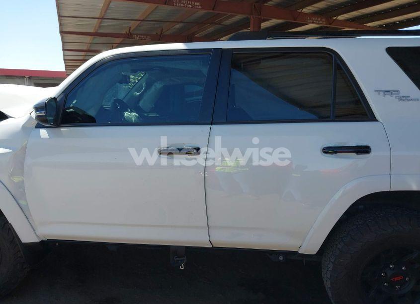 Photo 14 of 2019 Toyota 4runner TRD OFF ROAD PREMIUM (VIN JTEBU5JR1K5668009)