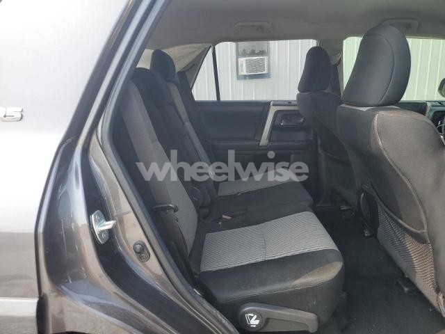 Photo 2 of 2019 TOYOTA 4RUNNER SR5/SR5 PREMIUM (VIN JTEBU5JR1K5698756)