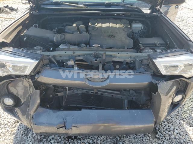 Photo 5 of 2019 TOYOTA 4RUNNER SR5/SR5 PREMIUM (VIN JTEBU5JR1K5698756)