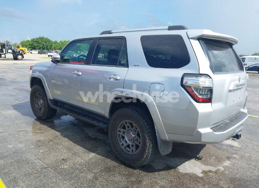 Photo 3 of 2020 Toyota 4runner SR5 PREMIUM (VIN JTEBU5JR1L5771691)