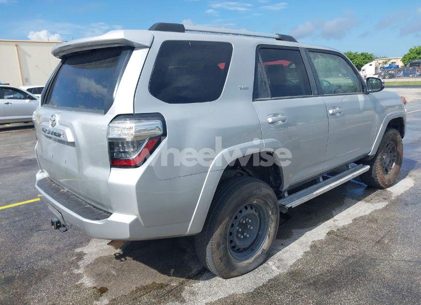 Photo 4 of 2020 Toyota 4runner SR5 PREMIUM (VIN JTEBU5JR1L5771691)