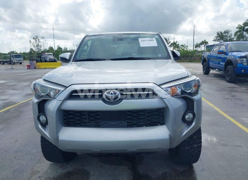 Photo 6 of 2020 Toyota 4runner SR5 PREMIUM (VIN JTEBU5JR1L5771691)