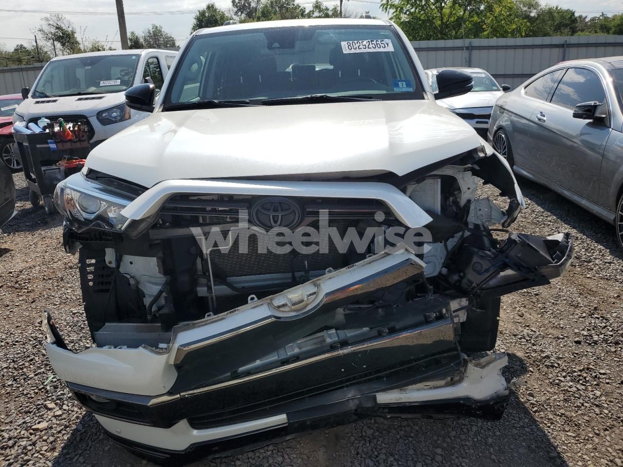 Photo 5 of 2020 TOYOTA 4RUNNER SR5/SR5 PREMIUM (VIN JTEBU5JR1L5810747)