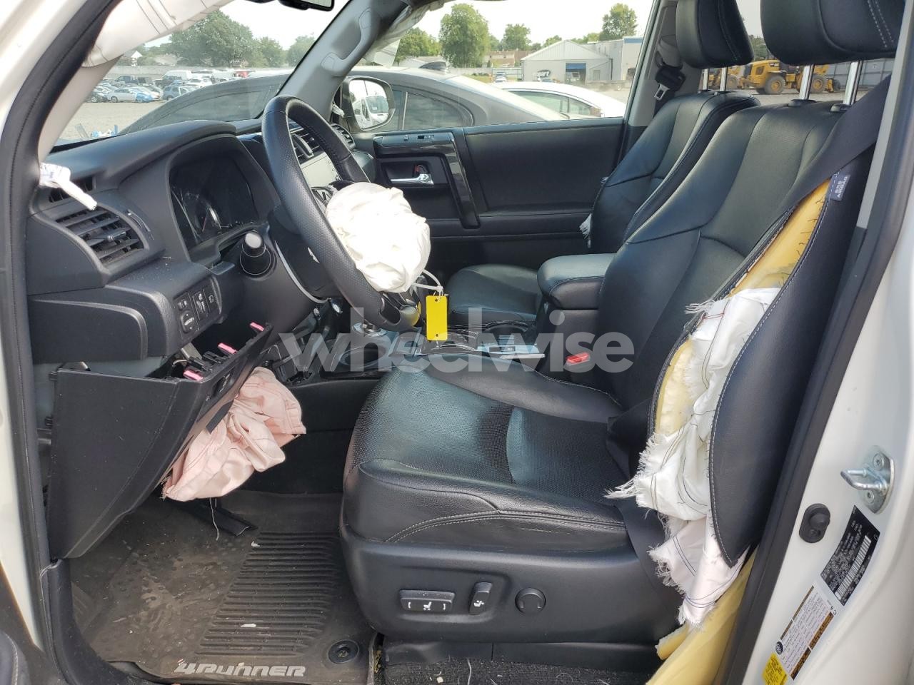 Photo 7 of 2020 TOYOTA 4RUNNER SR5/SR5 PREMIUM (VIN JTEBU5JR1L5810747)