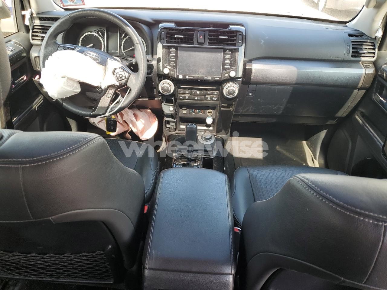 Photo 8 of 2020 TOYOTA 4RUNNER SR5/SR5 PREMIUM (VIN JTEBU5JR1L5810747)