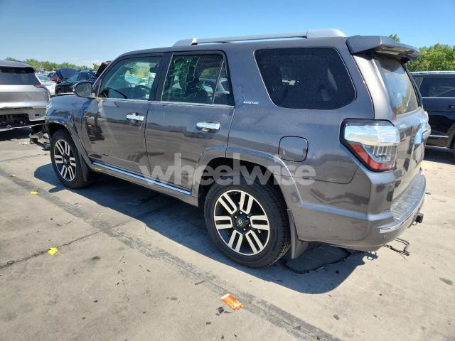 Photo 5 of 2017 TOYOTA 4RUNNER SR5/SR5 PREMIUM (VIN JTEBU5JR2H5461072)