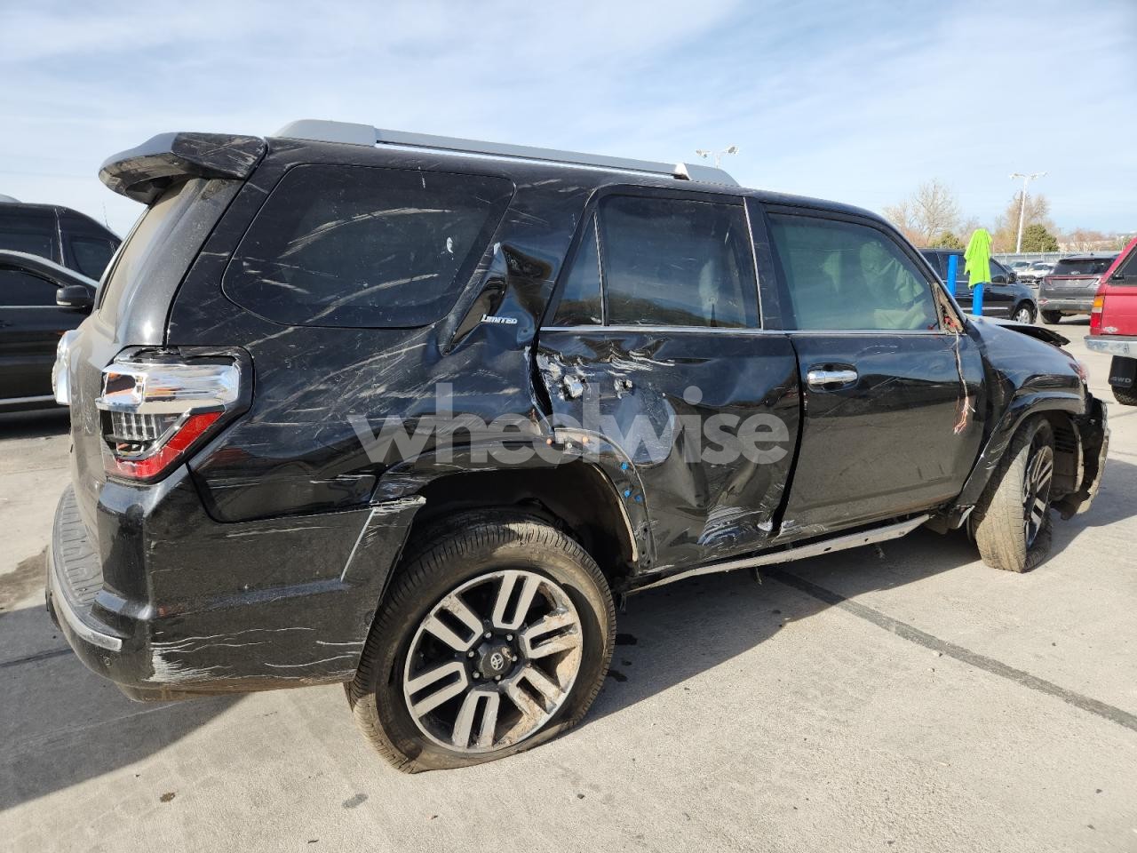 Photo 3 of 2018 TOYOTA 4RUNNER SR5/SR5 PREMIUM (VIN JTEBU5JR2J5517212)