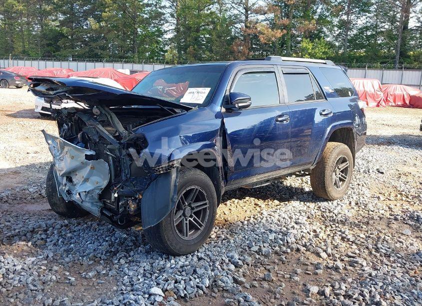 Photo 2 of 2018 Toyota 4runner TRD OFF ROAD PREMIUM (VIN JTEBU5JR2J5568998)