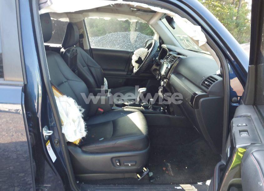 Photo 5 of 2018 Toyota 4runner TRD OFF ROAD PREMIUM (VIN JTEBU5JR2J5568998)