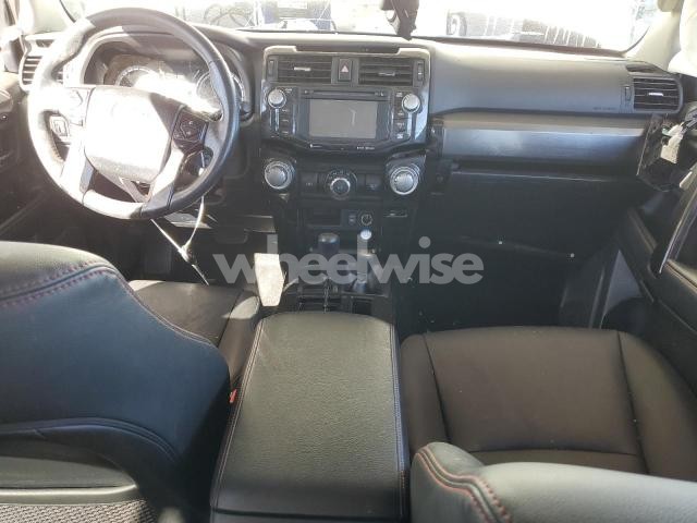 Photo 10 of 2019 TOYOTA 4RUNNER SR5/SR5 PREMIUM (VIN JTEBU5JR2K5637576)