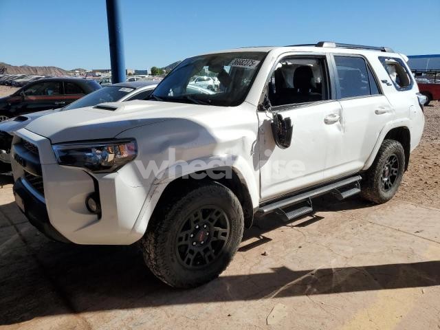 Photo 13 of 2019 TOYOTA 4RUNNER SR5/SR5 PREMIUM (VIN JTEBU5JR2K5637576)