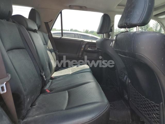 Photo 7 of 2020 TOYOTA 4RUNNER SR5/SR5 PREMIUM (VIN JTEBU5JR2L5760022)