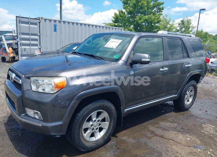 Photo 2 of 2013 Toyota 4runner SR5 (VIN JTEBU5JR3D5139146)