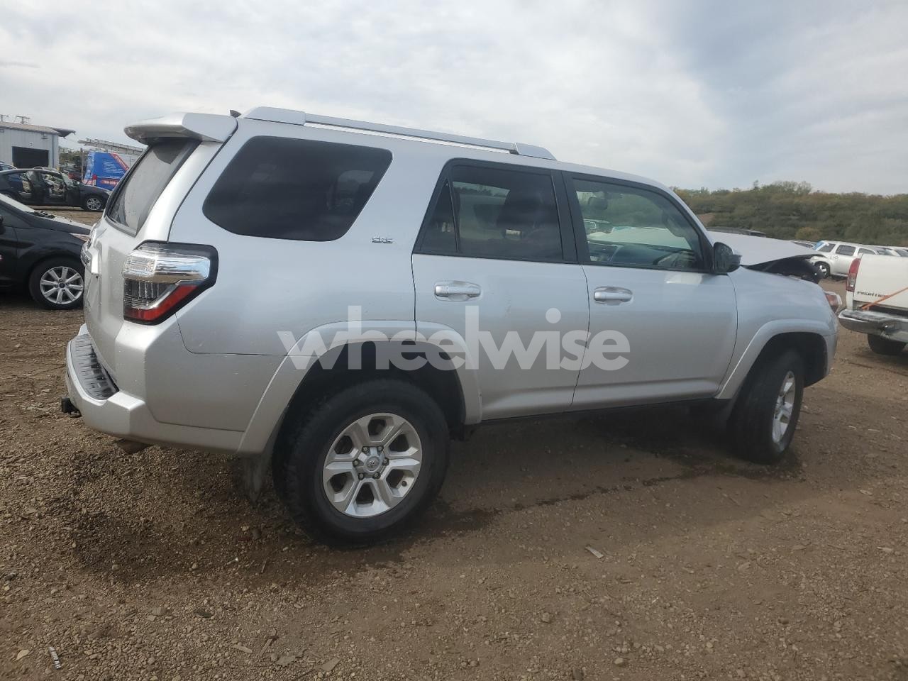 Photo 3 of 2014 TOYOTA 4RUNNER SR5 (VIN JTEBU5JR3E5195931)
