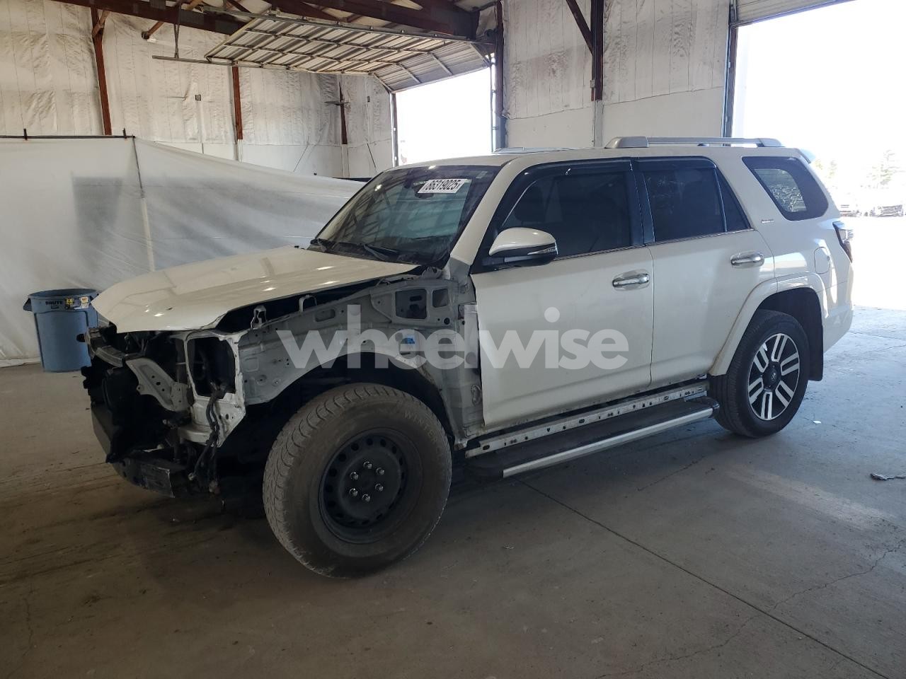 2017 TOYOTA 4RUNNER SR5/SR5 PREMIUM (VIN JTEBU5JR3H5431725) main photo