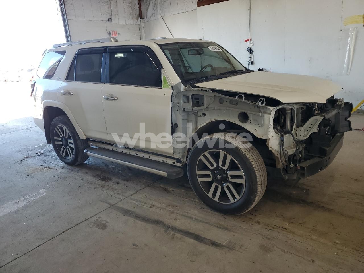 Photo 4 of 2017 TOYOTA 4RUNNER SR5/SR5 PREMIUM (VIN JTEBU5JR3H5431725)