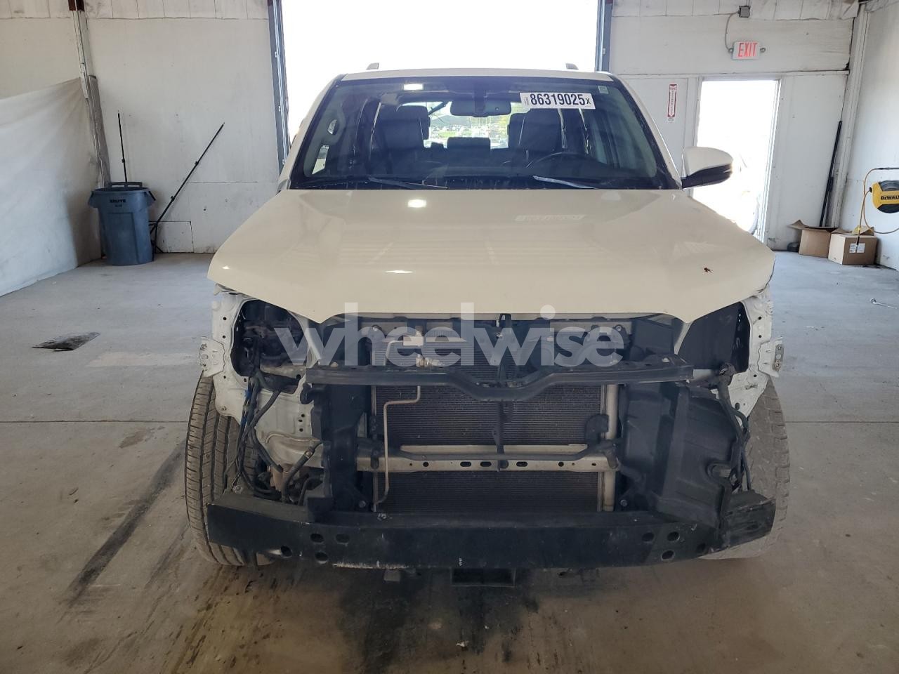 Photo 5 of 2017 TOYOTA 4RUNNER SR5/SR5 PREMIUM (VIN JTEBU5JR3H5431725)